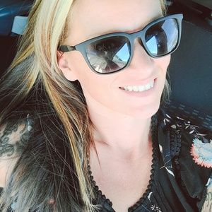 Meet your Posher, Adele